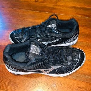 Mizuno Wave Hurricane Women’s Volleyball Shoes!